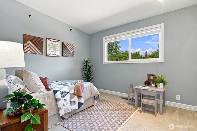 8218 SE 36th Street, Mercer Island, WA 98040