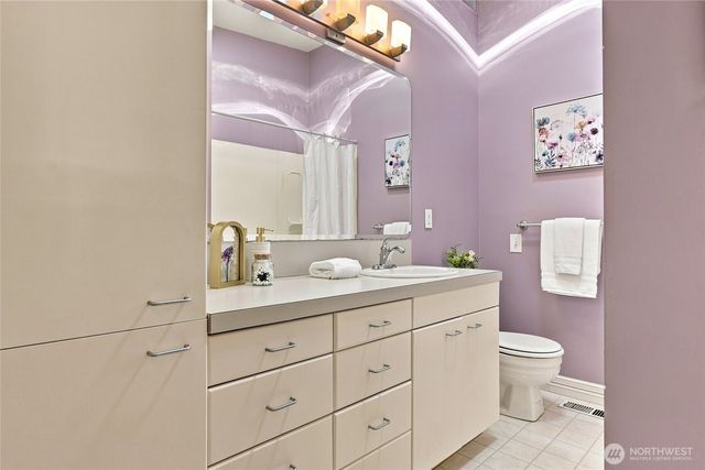 8218 SE 36th Street, Mercer Island, WA 98040