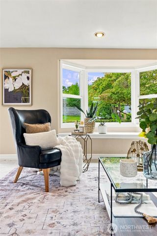 8218 SE 36th Street, Mercer Island, WA 98040