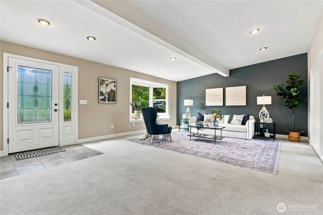 8218 SE 36th Street, Mercer Island, WA 98040