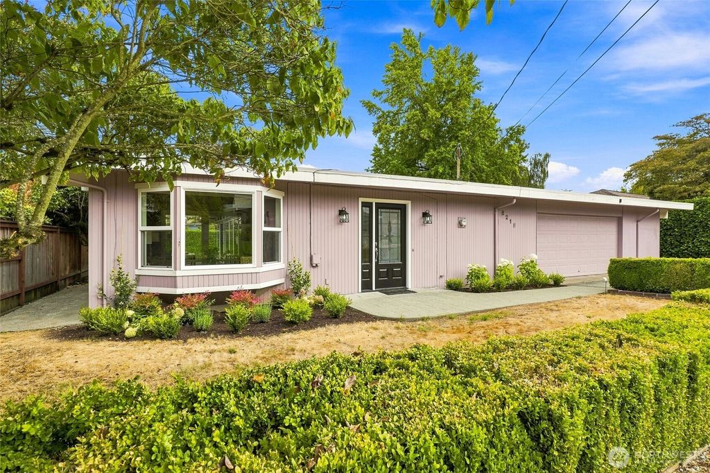 8218 SE 36th Street, Mercer Island, WA 98040