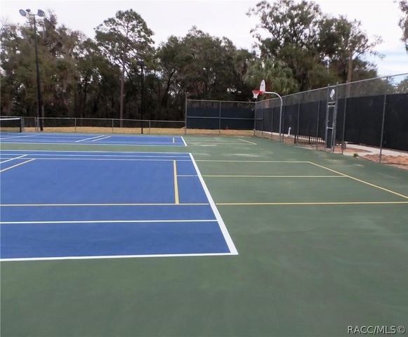 9093 SW 192nd Court Road, Dunnellon, FL 34432