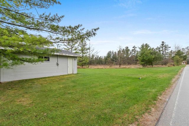 W8314 RUSTIC DRIVE, Clintonville, WI 54929