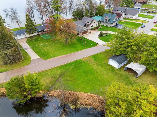 W8314 RUSTIC DRIVE, Clintonville, WI 54929