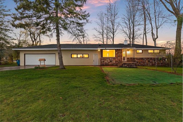 W8314 RUSTIC DRIVE, Clintonville, WI 54929