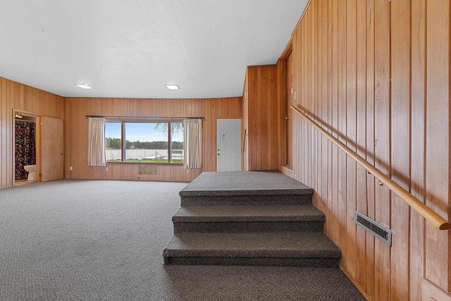 W8314 RUSTIC DRIVE, Clintonville, WI 54929