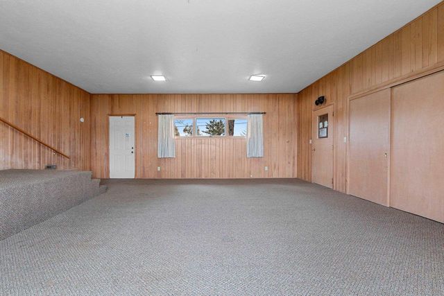 W8314 RUSTIC DRIVE, Clintonville, WI 54929