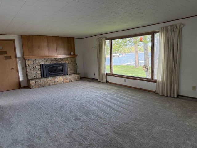 W8314 RUSTIC DRIVE, Clintonville, WI 54929