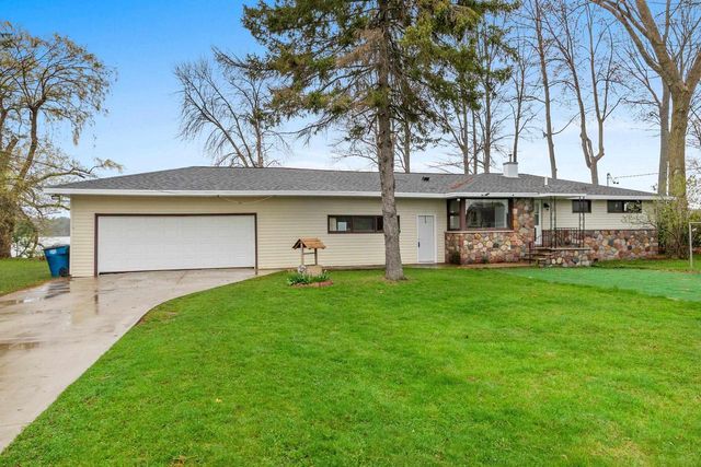 W8314 RUSTIC DRIVE, Clintonville, WI 54929