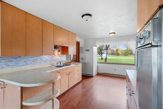 W8314 RUSTIC DRIVE, Clintonville, WI 54929