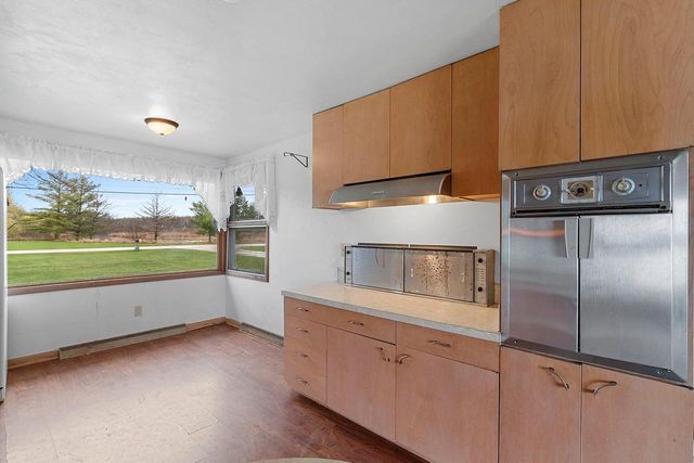 W8314 RUSTIC DRIVE, Clintonville, WI 54929