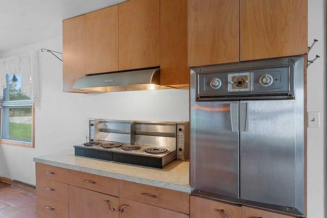 W8314 RUSTIC DRIVE, Clintonville, WI 54929