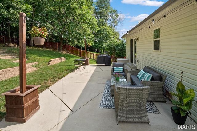 147 Hunters Lake Court, Eureka, MO 63025