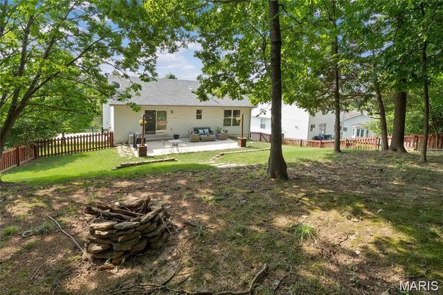 147 Hunters Lake Court, Eureka, MO 63025