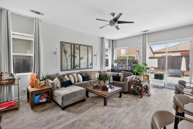 10171 Mccarron Way, Sacramento, CA 95829