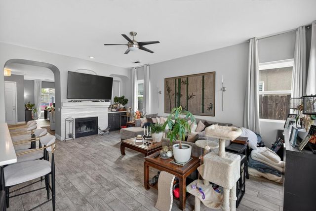 10171 Mccarron Way, Sacramento, CA 95829