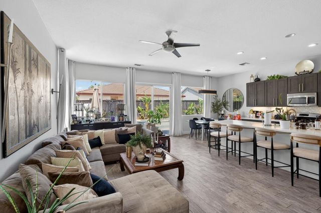 10171 Mccarron Way, Sacramento, CA 95829