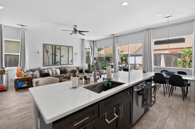 10171 Mccarron Way, Sacramento, CA 95829