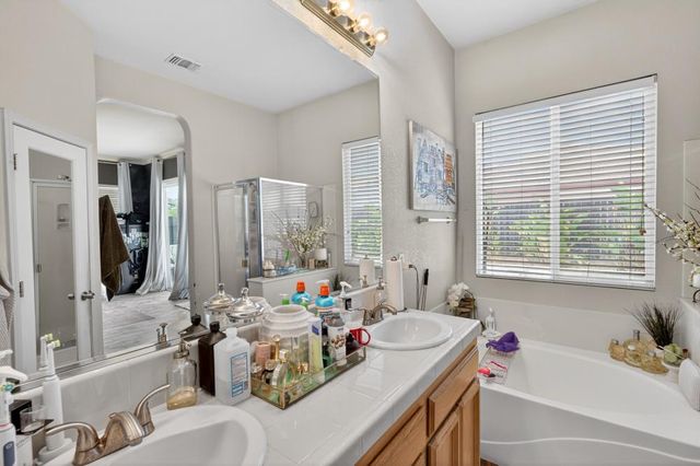 10171 Mccarron Way, Sacramento, CA 95829