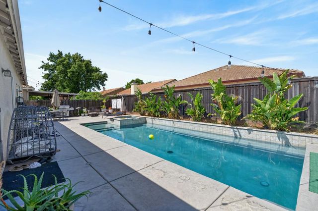 10171 Mccarron Way, Sacramento, CA 95829