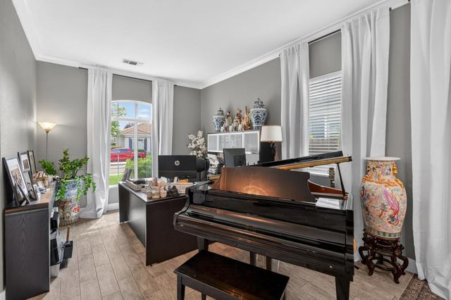 10171 Mccarron Way, Sacramento, CA 95829