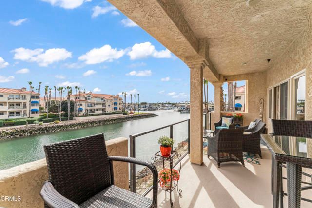 1729 Emerald Isle Way, Oxnard, CA 93035