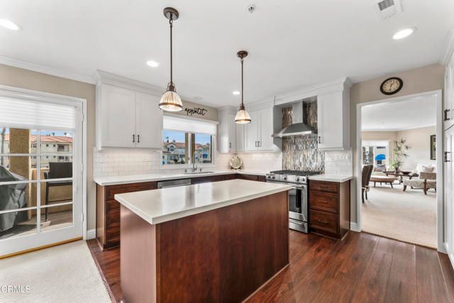 1729 Emerald Isle Way, Oxnard, CA 93035