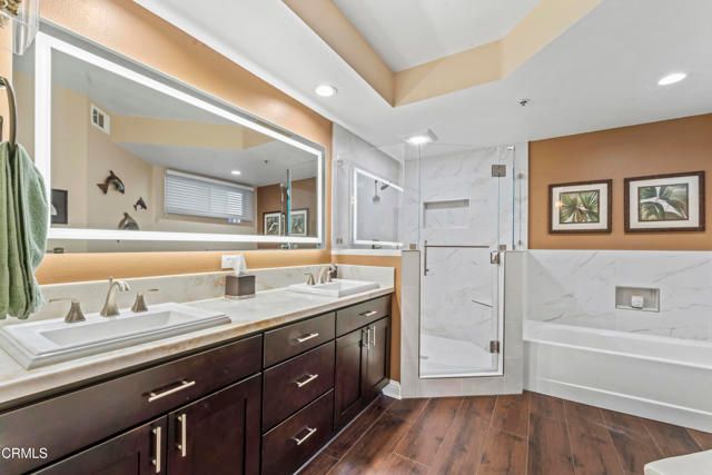 1729 Emerald Isle Way, Oxnard, CA 93035