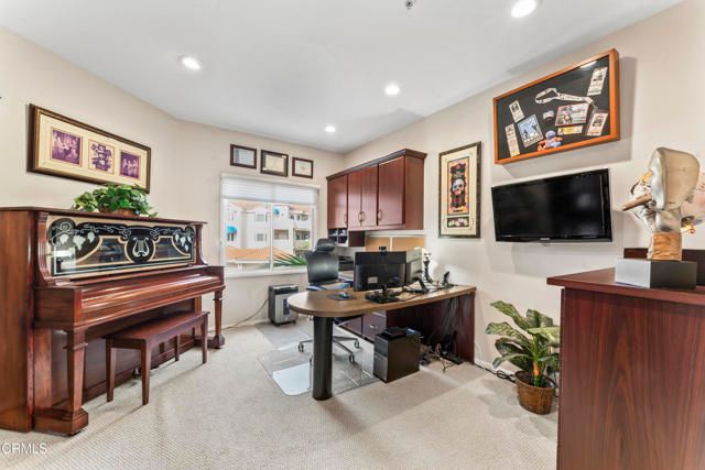 1729 Emerald Isle Way, Oxnard, CA 93035