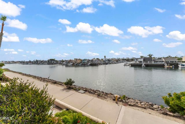 1729 Emerald Isle Way, Oxnard, CA 93035