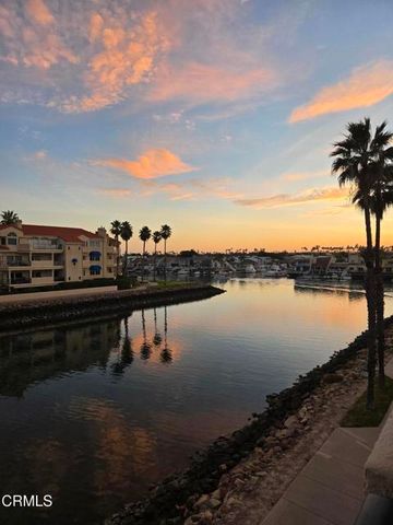 1729 Emerald Isle Way, Oxnard, CA 93035