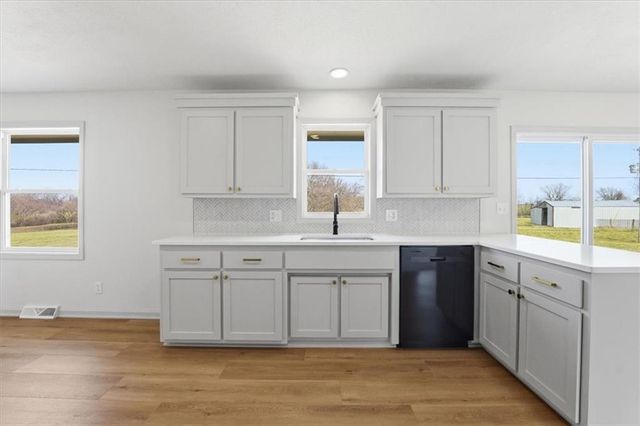 20606 E 220th Street, Harrisonville, MO 64701