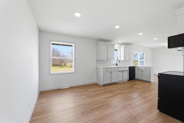 20606 E 220th Street, Harrisonville, MO 64701