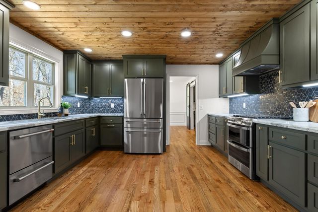 1307 Windbrook Lane, Hixson, TN 37343