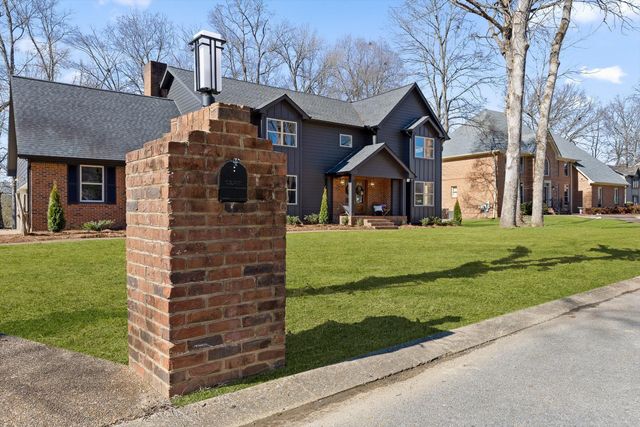 1307 Windbrook Lane, Hixson, TN 37343