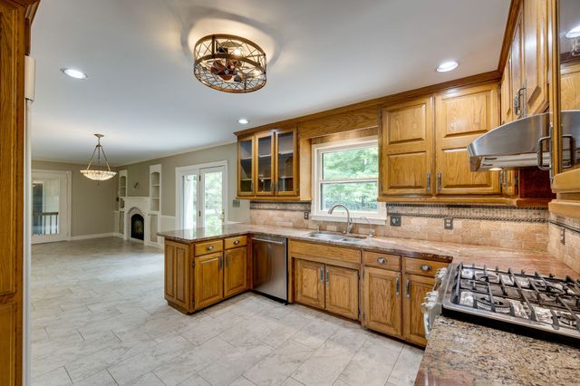 9133 Twelve Corners Rd, Lascassas, TN 37085
