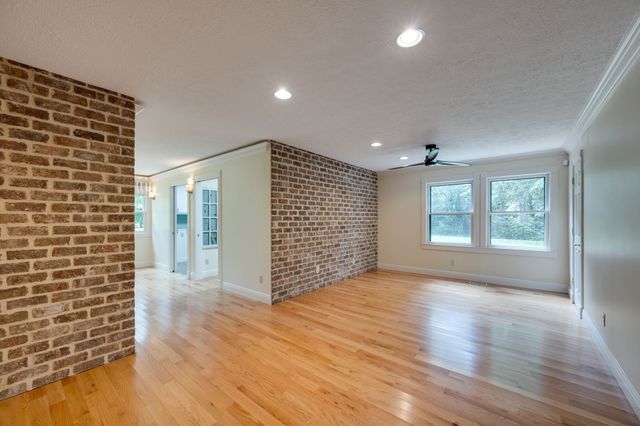 9133 Twelve Corners Rd, Lascassas, TN 37085