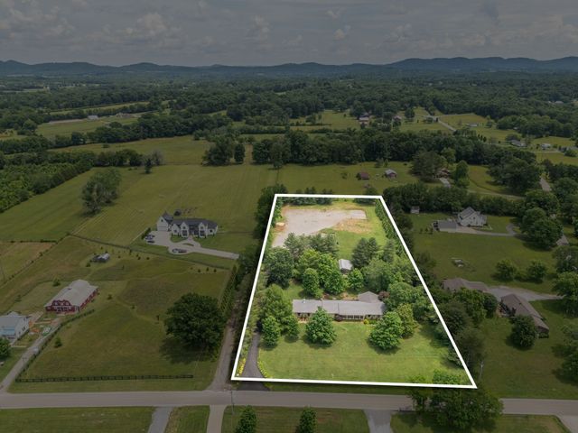 9133 Twelve Corners Rd, Lascassas, TN 37085
