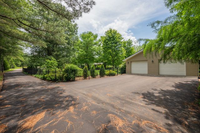 9133 Twelve Corners Rd, Lascassas, TN 37085
