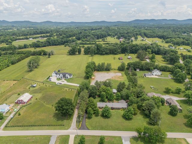 9133 Twelve Corners Rd, Lascassas, TN 37085