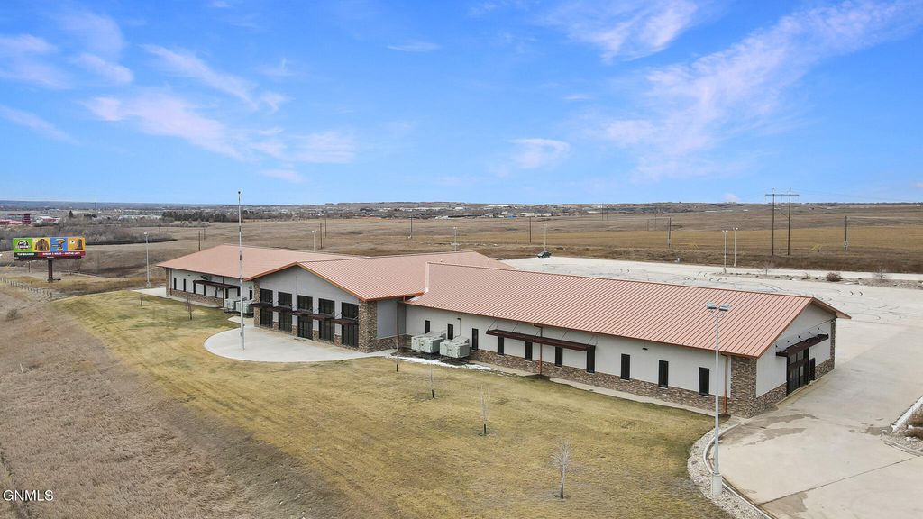 6611 2nd Avenue W, Williston, ND 58801