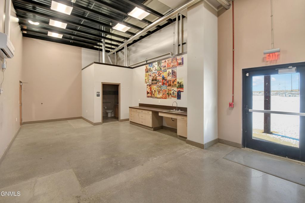 6611 2nd Avenue W, Williston, ND 58801 photo 13