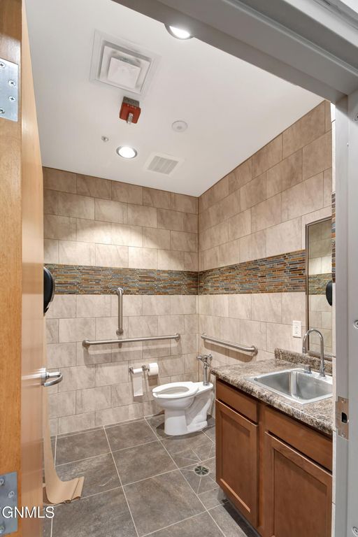 6611 2nd Avenue W, Williston, ND 58801 photo 14