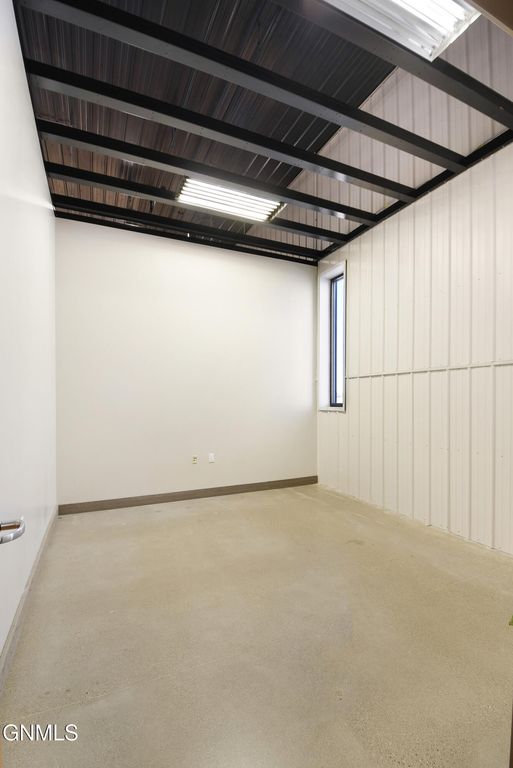 6611 2nd Avenue W, Williston, ND 58801 photo 18