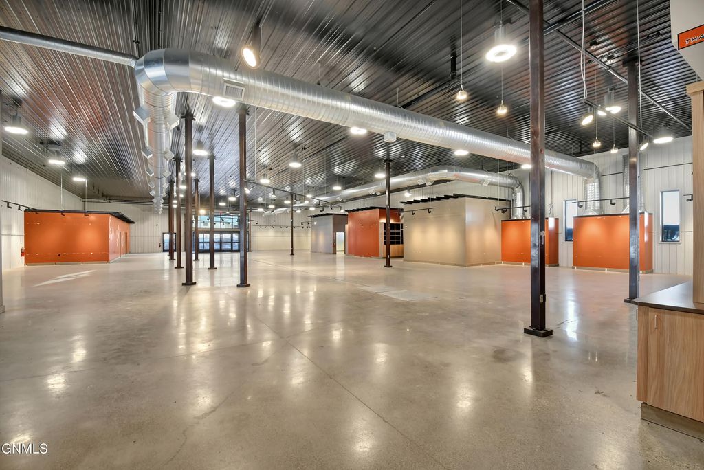 6611 2nd Avenue W, Williston, ND 58801 photo 4