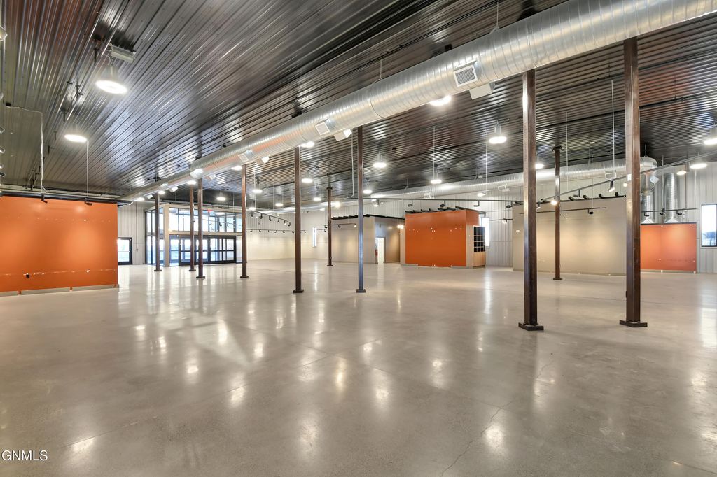 6611 2nd Avenue W, Williston, ND 58801 photo 5