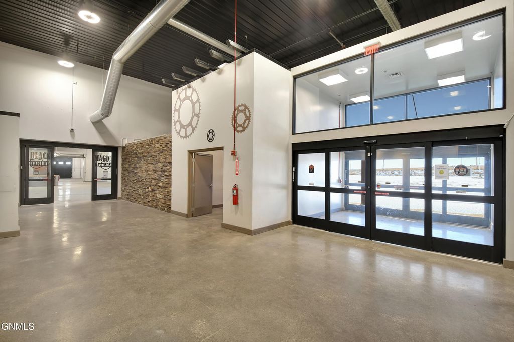 6611 2nd Avenue W, Williston, ND 58801 photo 9