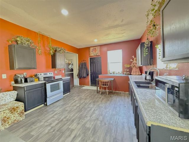 30651 MARIGOLD, Lebanon, MO 65536