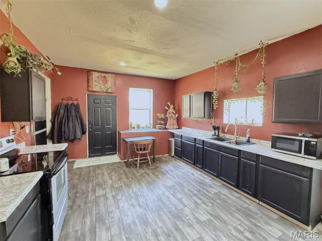 30651 MARIGOLD, Lebanon, MO 65536