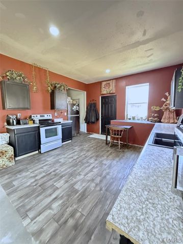 30651 MARIGOLD, Lebanon, MO 65536